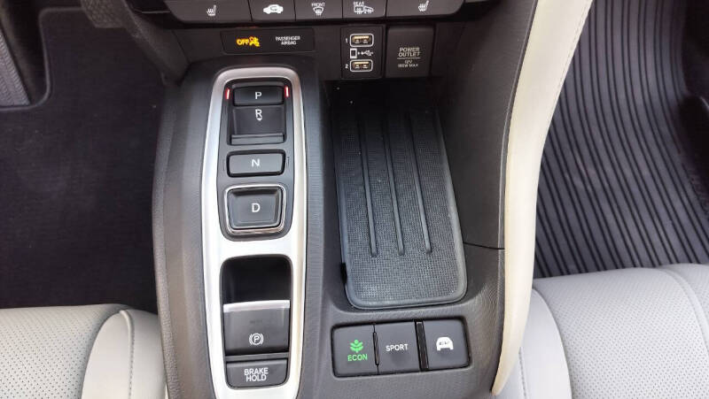 2019 Honda Insight Touring