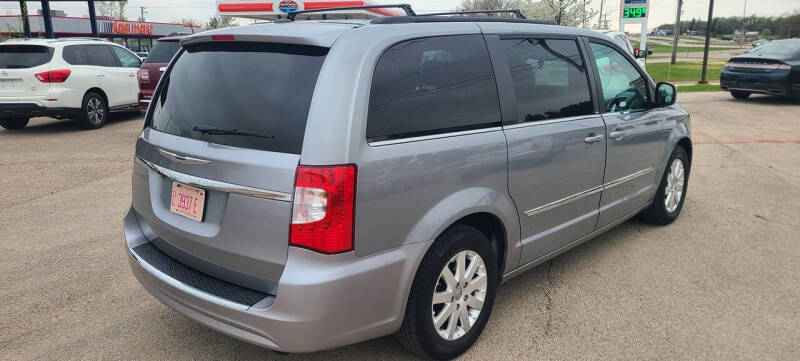 2014 Chrysler Town and Country Touring