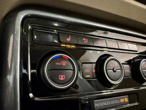 2018 Volkswagen Beetle 2.0T SE