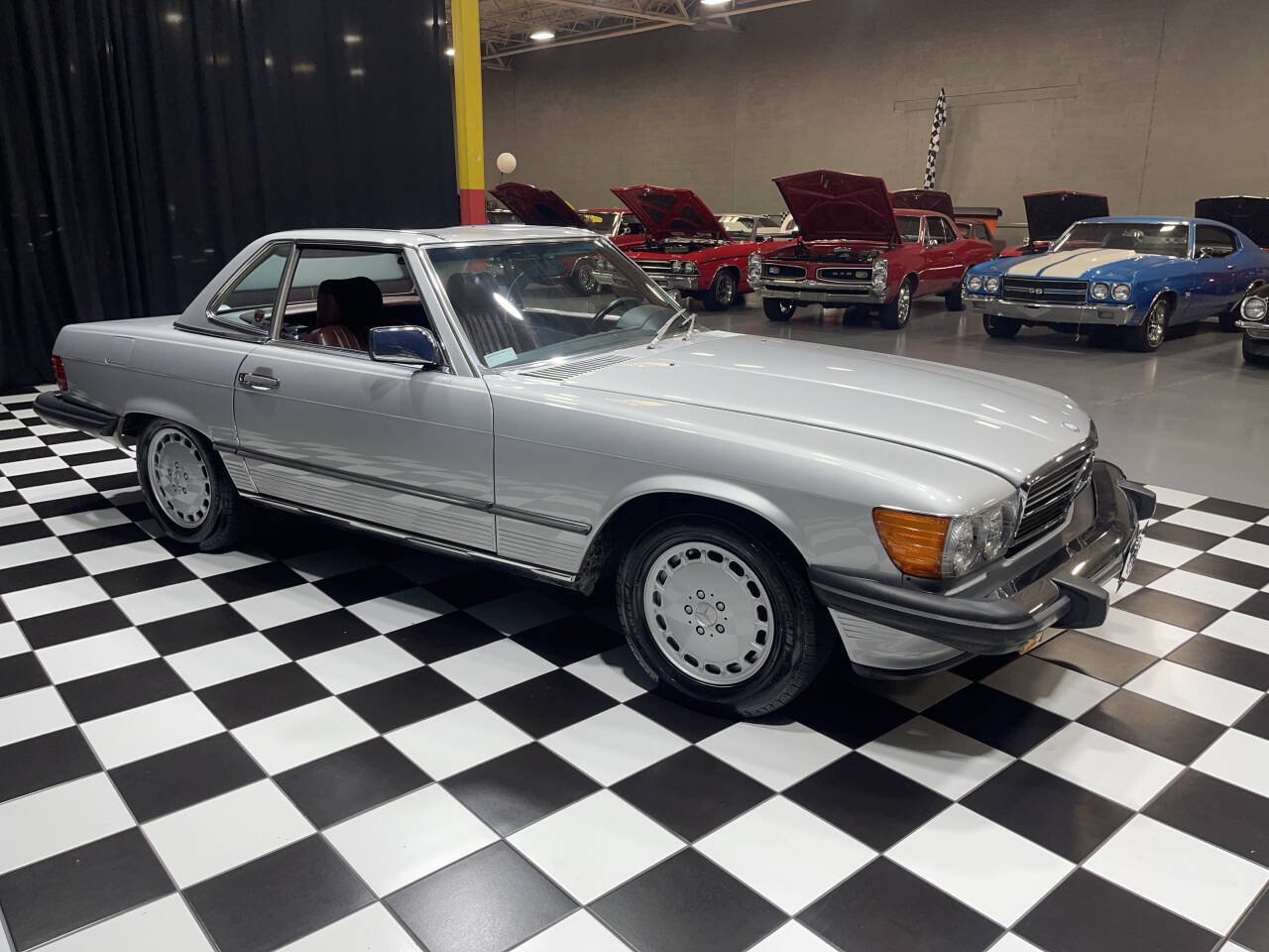 1988 Mercedes-Benz 560-Class 83