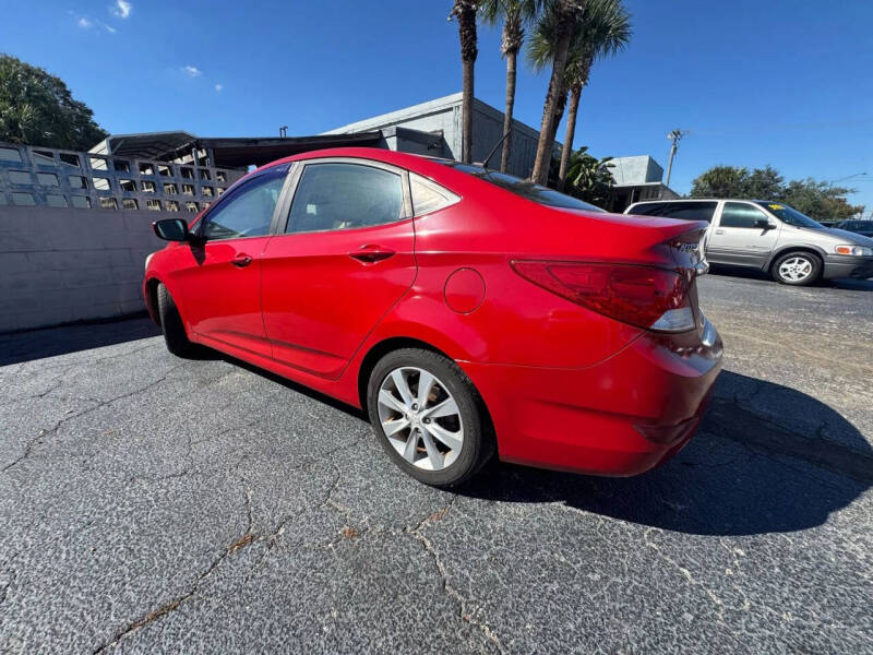 2012 Hyundai Accent GLS