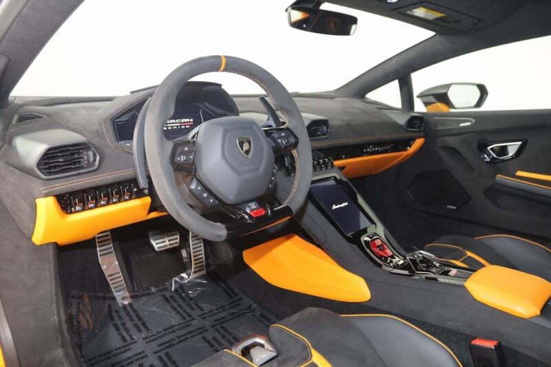 2023 Lamborghini Huracan Tecnica