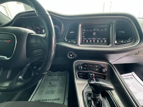 2021 Dodge Challenger SXT