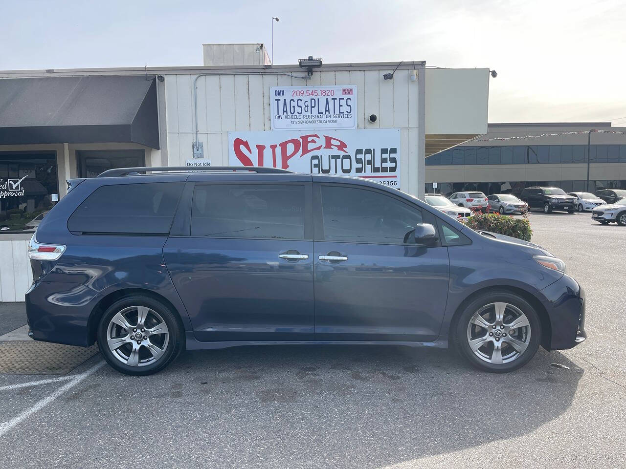 2018 Toyota Sienna for sale at Super Auto Sales Modesto in Modesto, CA