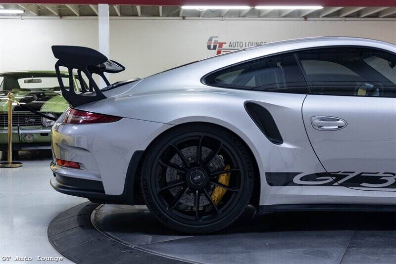 2016 Porsche 911 11