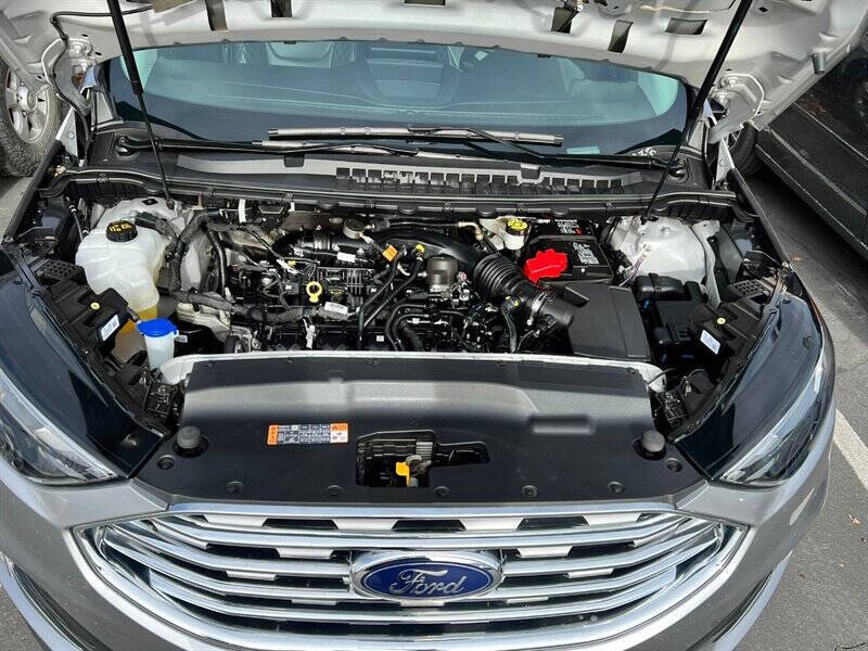 2024 Ford Edge Titanium