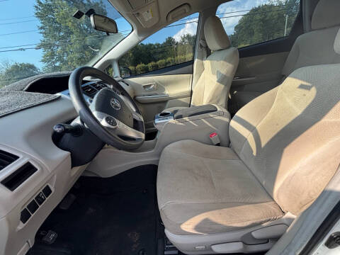 2013 Toyota Prius v Five