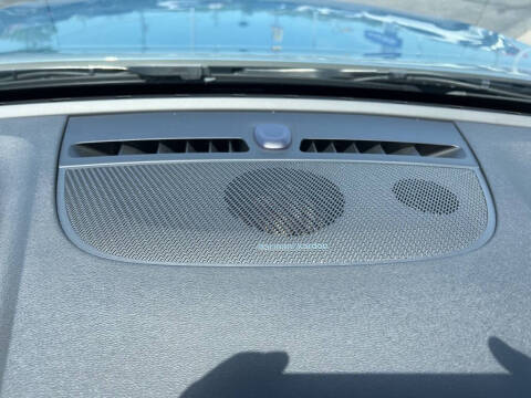 2023 Volvo XC40 B5 Plus Dark Theme