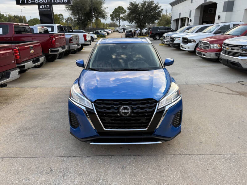 2022 Nissan Kicks SV