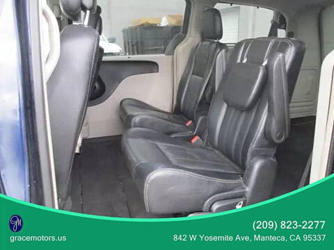 2014 Chrysler Town and Country Touring