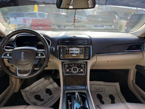 2017 Lincoln Continental Select