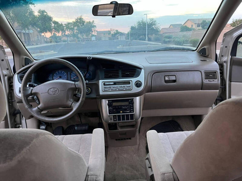 2002 Toyota Sienna XLE