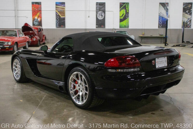 2004 Dodge Viper SRT-10