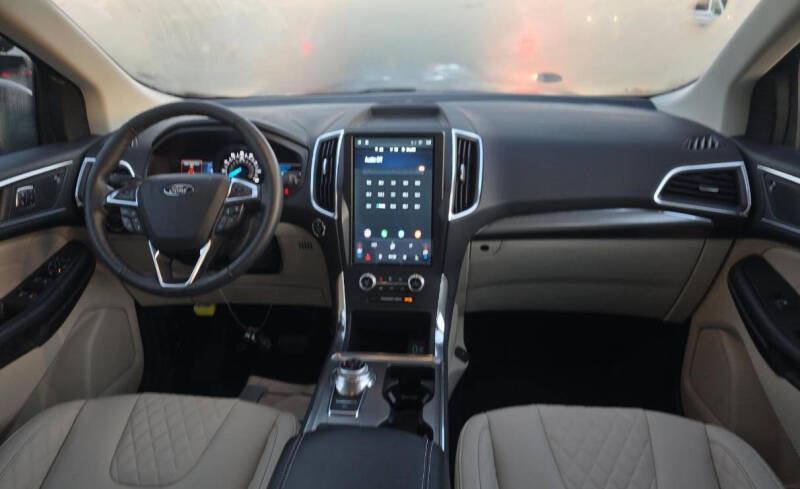 2024 Ford Edge Titanium