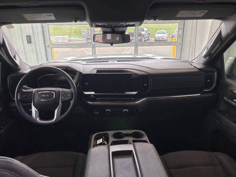 2024 GMC Sierra 1500 Elevation Standard