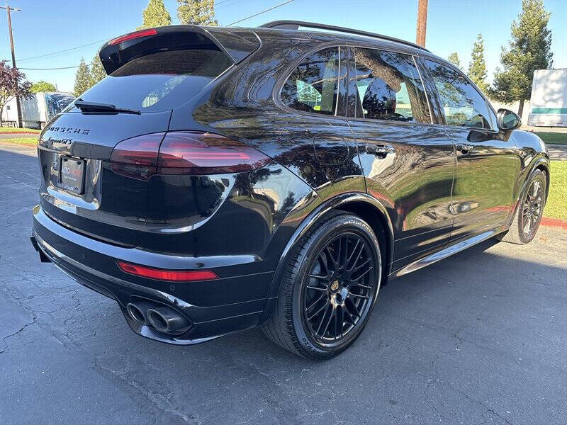 2016 Porsche Cayenne GTS