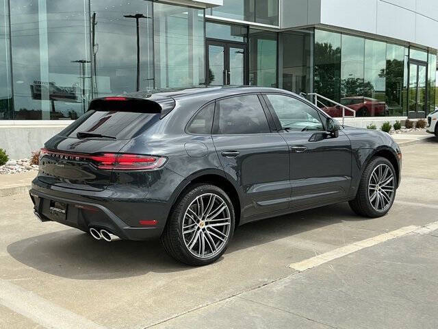 2025 Porsche Macan