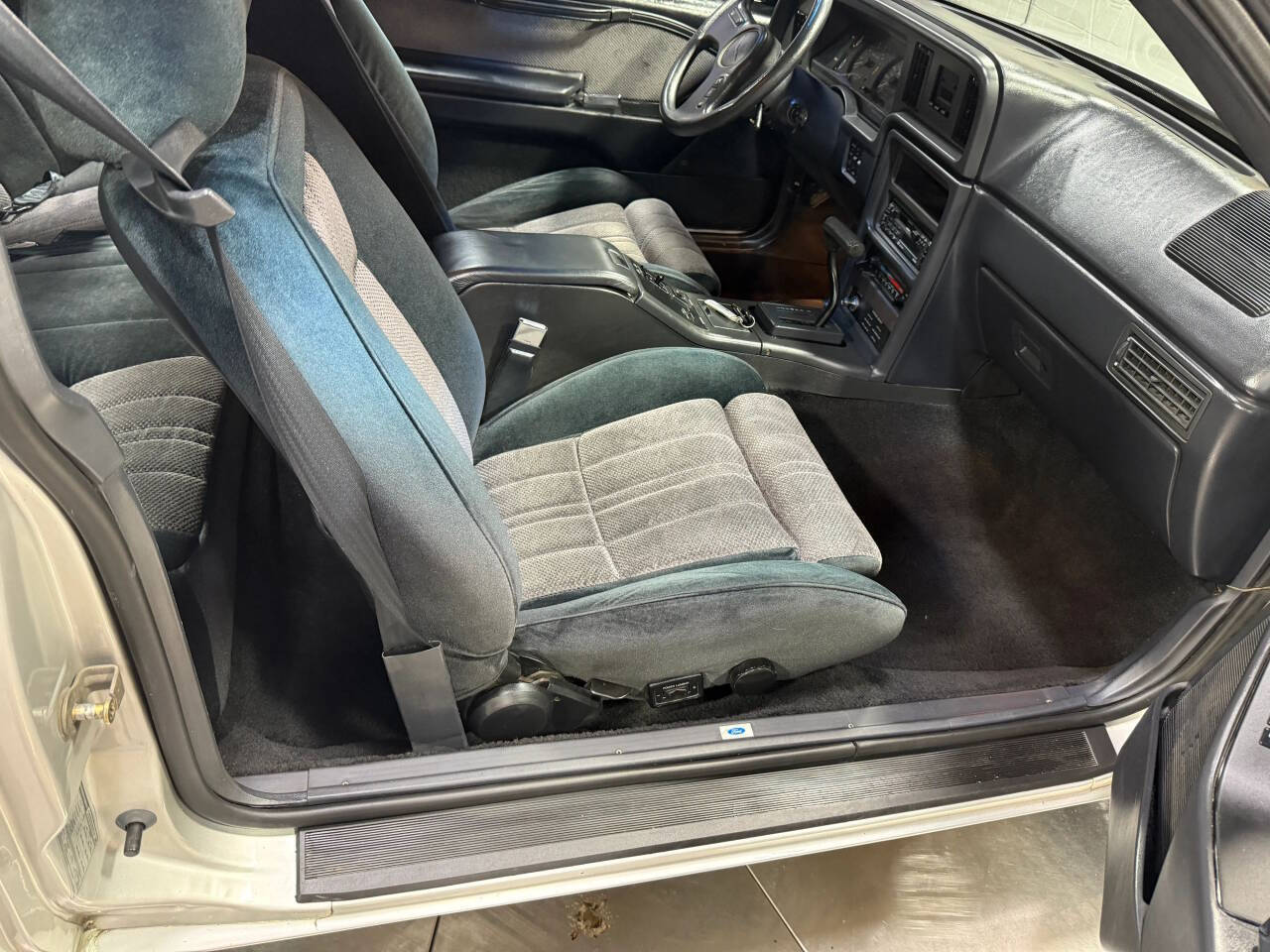 1988 Ford Thunderbird 62