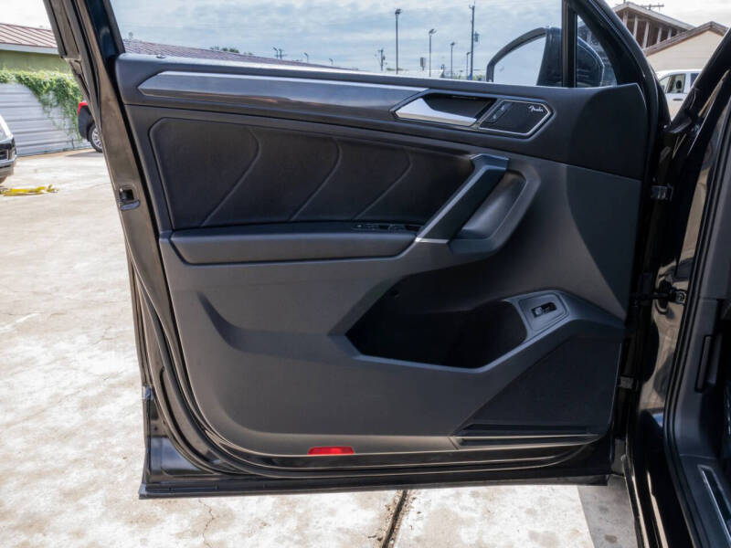 2018 Volkswagen Tiguan 2.0T SEL Premium