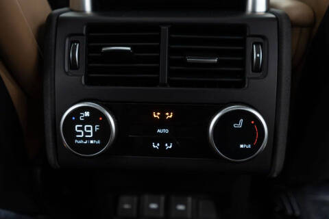 2024 Land Rover Discovery P300 Dynamic SE