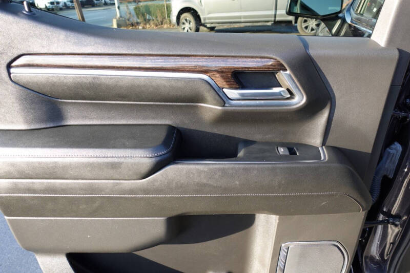 2024 GMC Sierra 1500 Elevation Standard