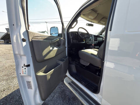 2023 GMC Savana 2500