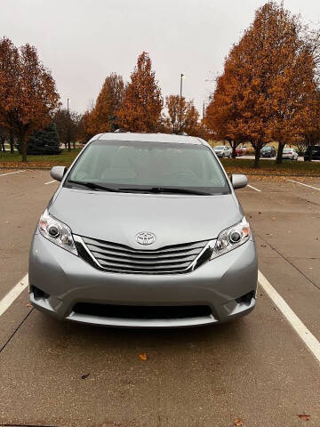 2017 Toyota Sienna LE 7-Passenger