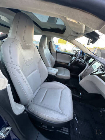 2015 Tesla Model S 85