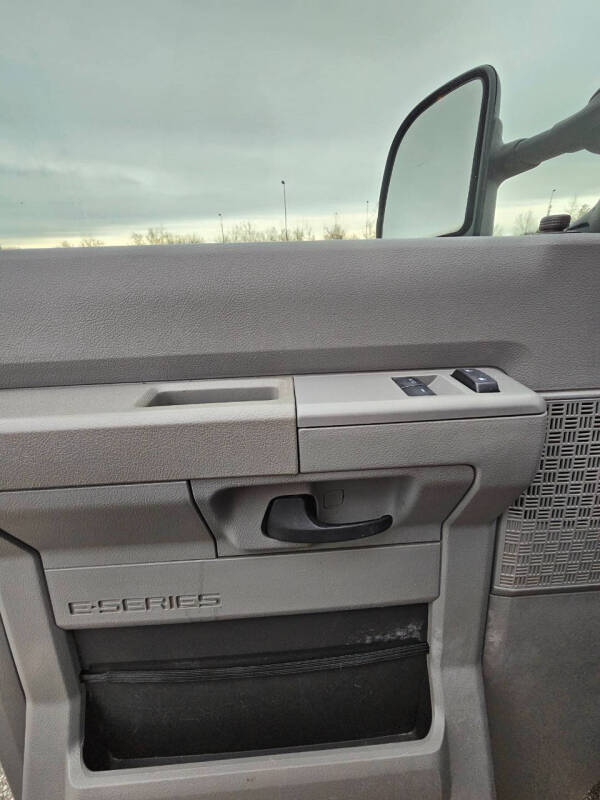 2014 Ford E-Series E-350 SD