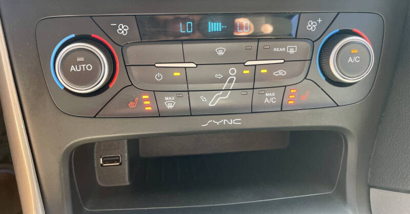 2017 Ford Focus Titanium
