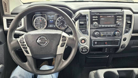 2017 Nissan Titan SV