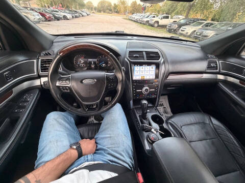 2017 Ford Explorer Platinum