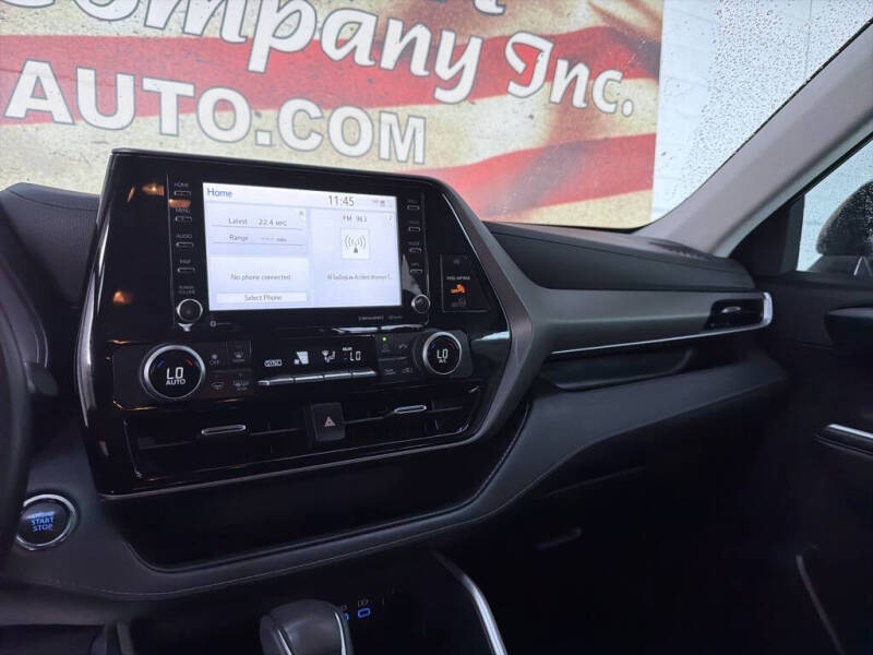 2022 Toyota Highlander LE