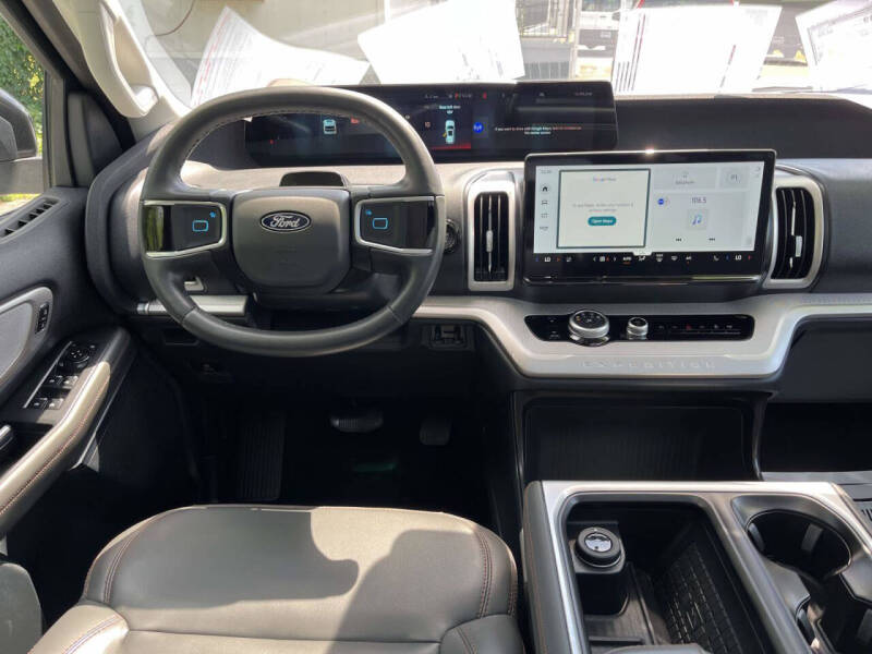 2025 Ford Expedition MAX Active