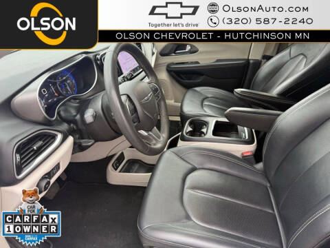 2024 Chrysler Pacifica Touring L