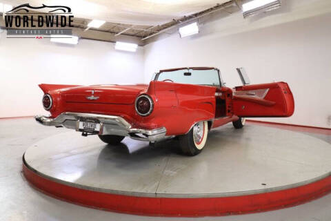 1957 Ford Thunderbird