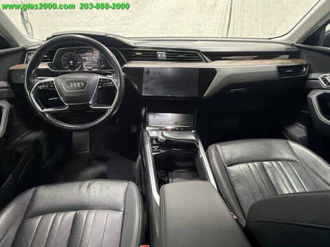 2019 Audi e-tron quattro Premium Plus