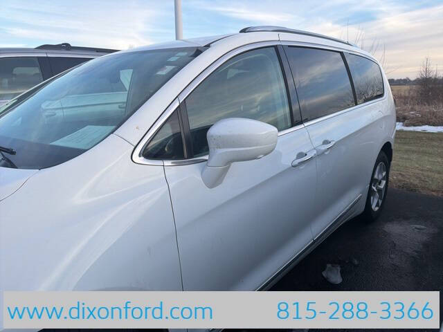 2017 Chrysler Pacifica Touring-L Plus