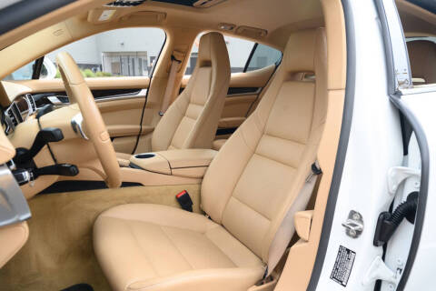 2015 Porsche Panamera 4