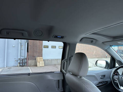 2016 Toyota Sienna XLE Premium 7-Passenger