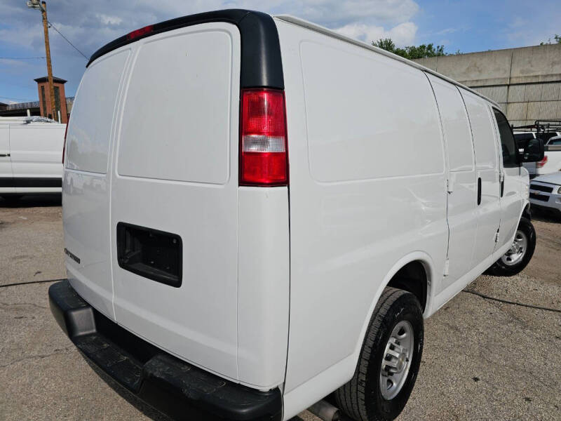 2022 Chevrolet Express 2500