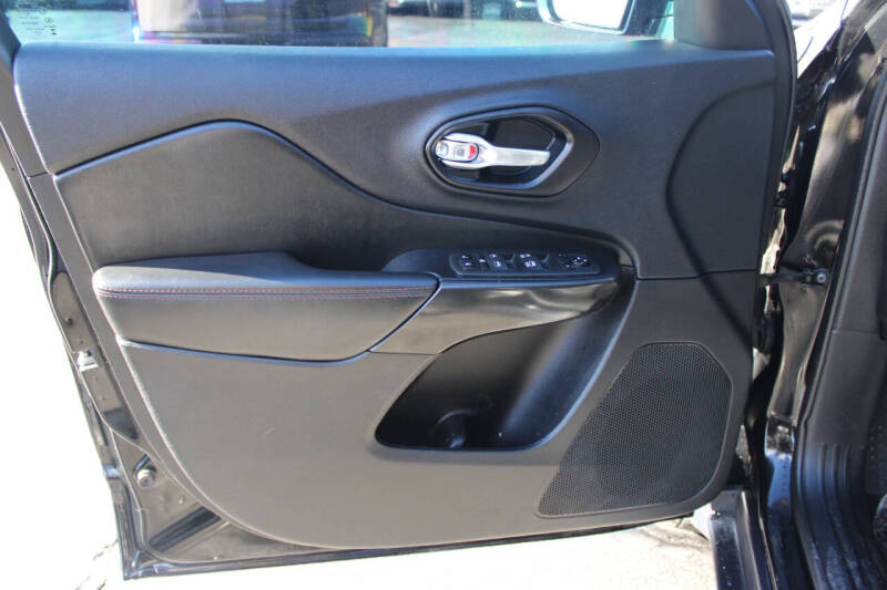 2022 Jeep Cherokee Trailhawk