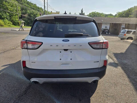 2020 Ford Escape SE