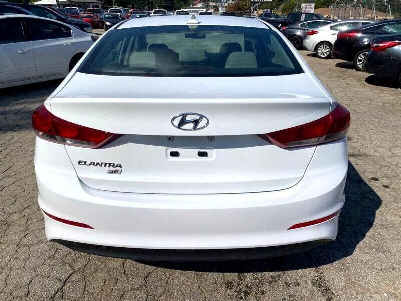 2017 Hyundai Elantra SE