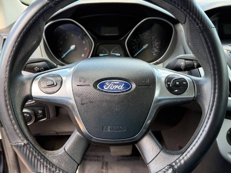 2012 Ford Focus SE