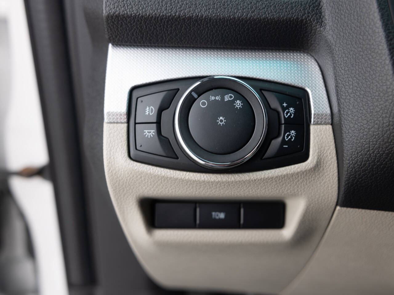 Used Car 2015 Ford Explorer  Xlt Awd 4dr Suv For Sale Under $10,000 In Coal City, Illinois