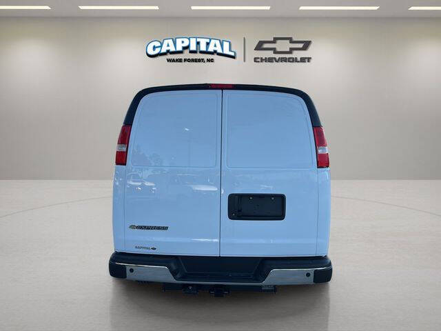 2025 Chevrolet Express 2500
