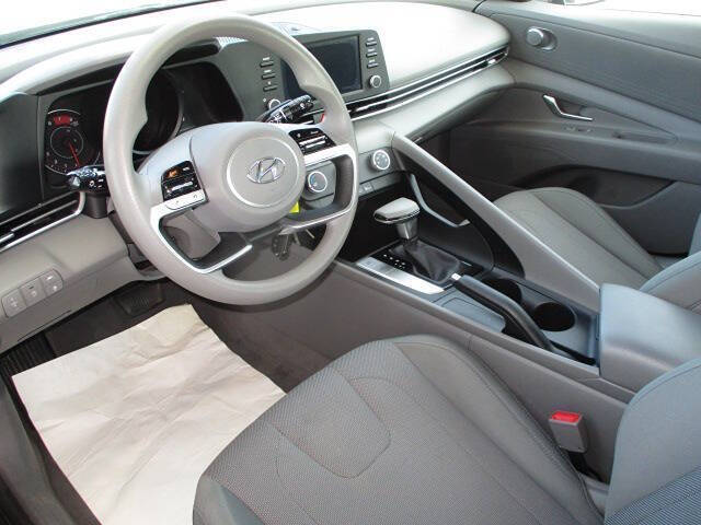 2021 Hyundai Elantra SE