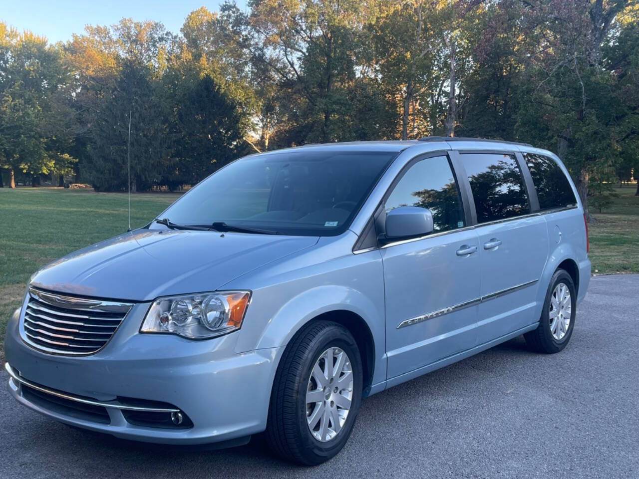 2013 Chrysler Town and Country for sale at Tower Grove Auto in Saint Louis, MO