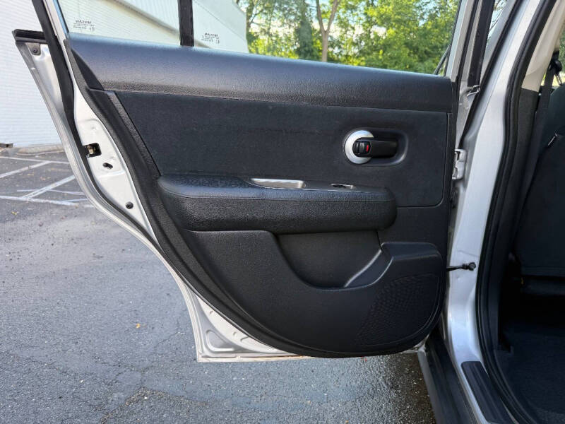 2012 Nissan Versa 1.8 S